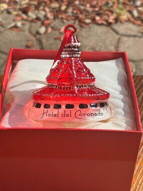 Vintage Hotel Del Coronado Glass Christmas Ornament 2009 Merry and Bright Rare